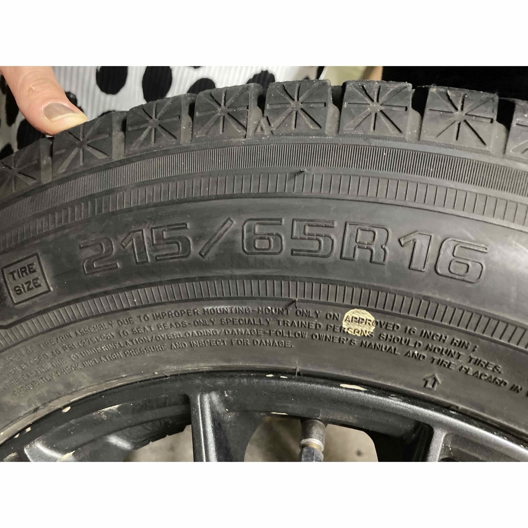 Goodyear(グッドイヤー)のスタッドレスタイヤ 自動車/バイクの自動車(タイヤ・ホイールセット)の商品写真