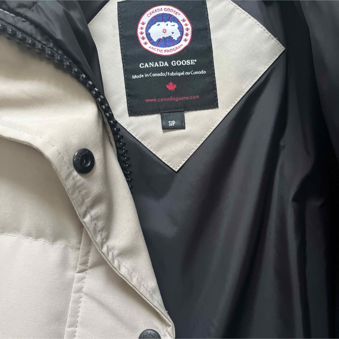 CANADA GOOSE(カナダグース)のカナダグース　ダウンコート　マッケンジー　S ダウン レディースのジャケット/アウター(ダウンコート)の商品写真