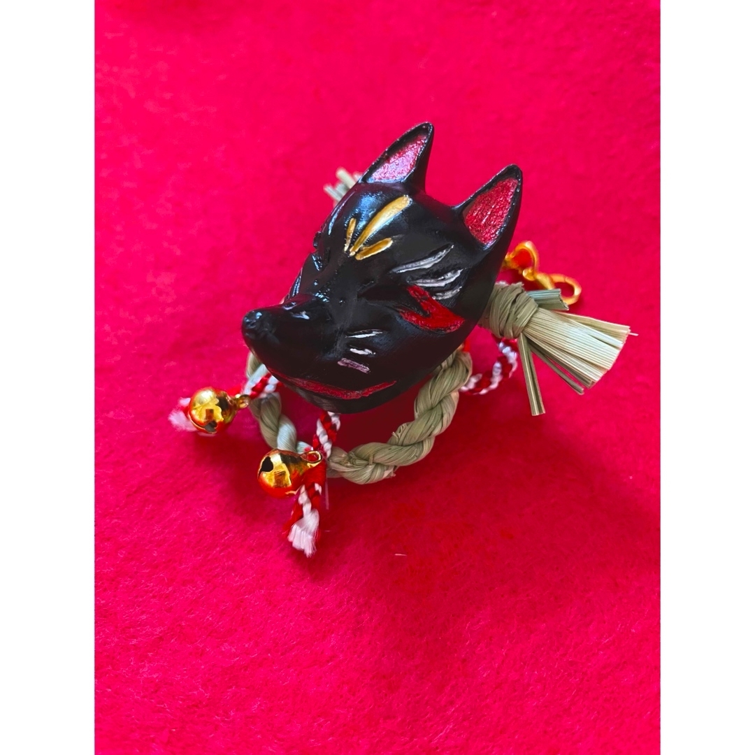 芸能 芸術の力を発揮する 開運お狐様根付け - キーホルダー 芸能 芸術の力を発揮する 開運お狐様根付け - キーホルダー