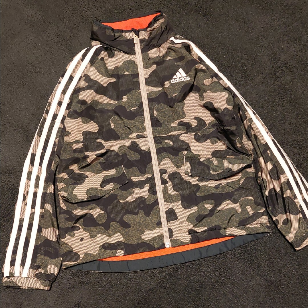 adidas(アディダス)の【美品】adidas　アディダス　ナイロンジャケット(130) キッズ/ベビー/マタニティのキッズ服男の子用(90cm~)(ジャケット/上着)の商品写真