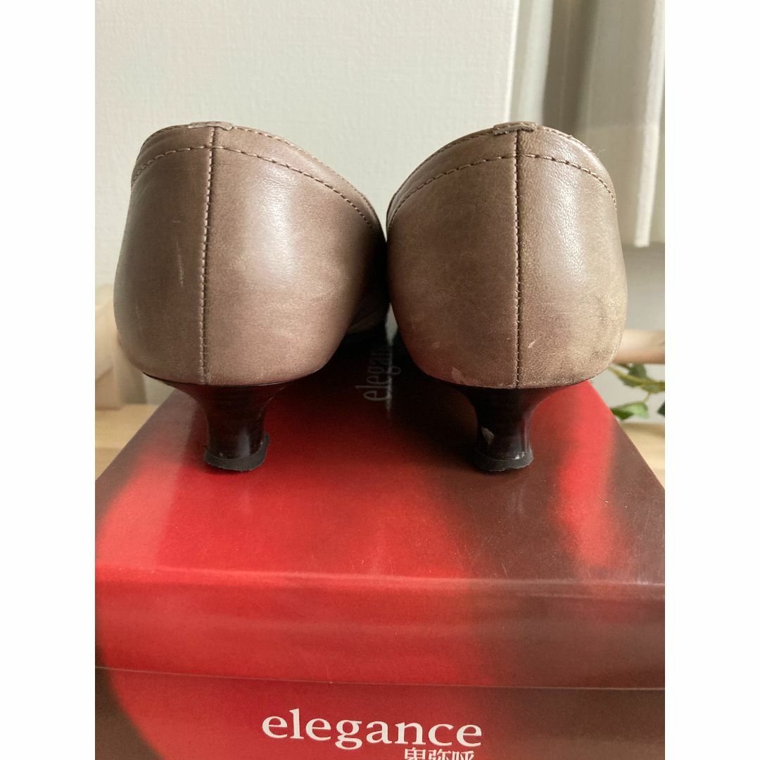 elegance卑弥呼(エレガンスヒミコ)のelegance 卑弥呼 ローヒールパンプス 23.5㎝ レディースの靴/シューズ(ハイヒール/パンプス)の商品写真