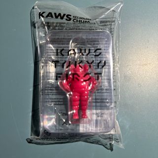 メディコムトイ(MEDICOM TOY)のKAWS TOKYO FIRST KEYHOLDER ピンク(キーホルダー)