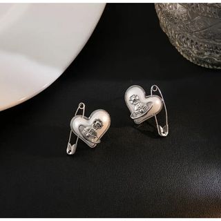 Vivienne Westwood(ピアス)のフリマアイテム一覧 Vivienne Westwood(ピアス)のフリマアイテム一覧