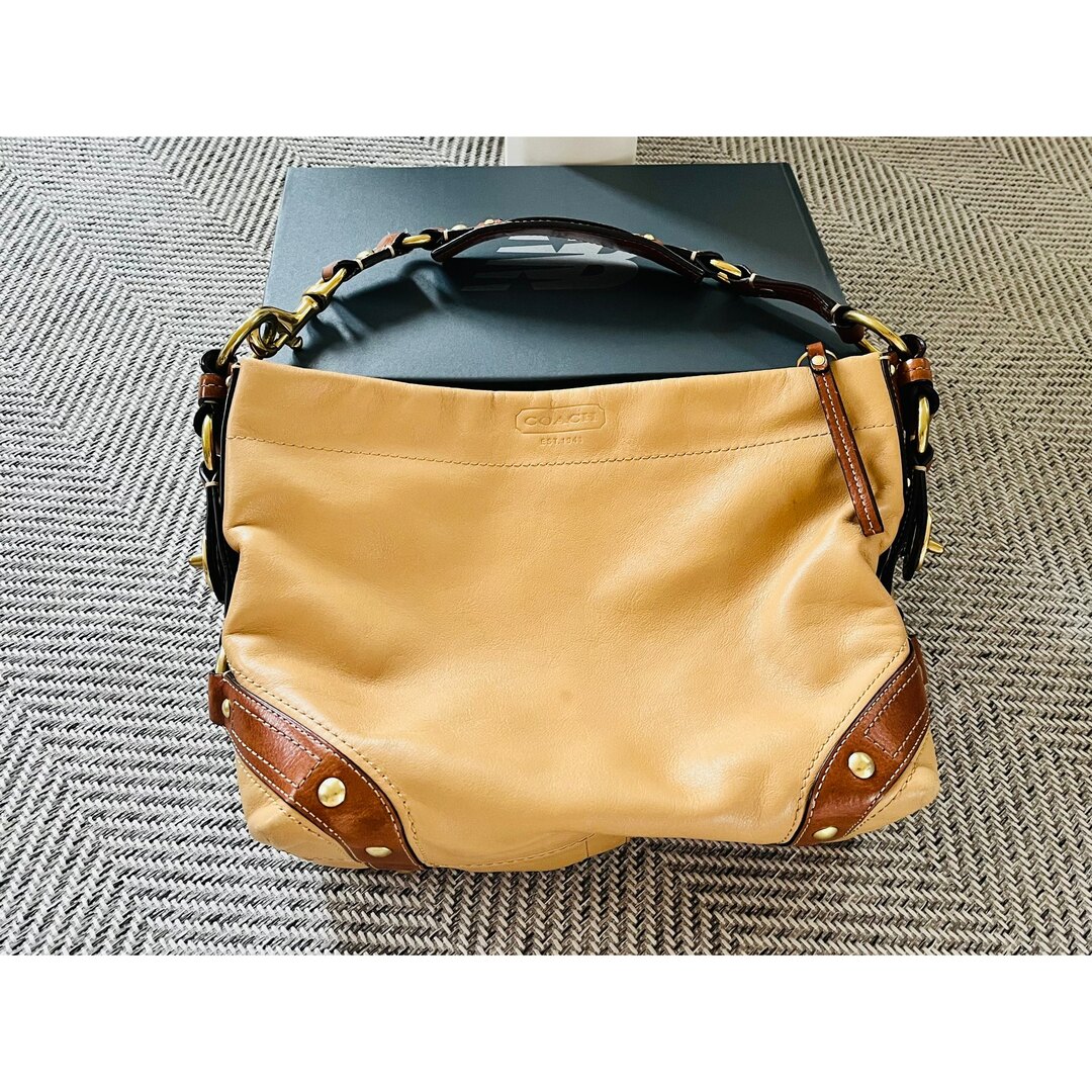 COACH(コーチ)のCOACH  ショルダー　バッグ レディースのバッグ(ショルダーバッグ)の商品写真