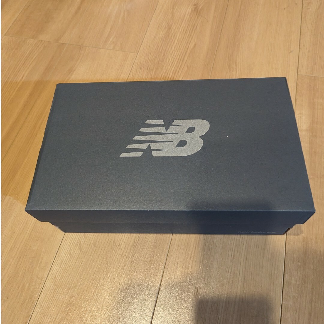 996（New Balance）(キュウキュウロク)の【新品未使用】ニューバランス 996 23.0cm グレー レディースの靴/シューズ(スニーカー)の商品写真