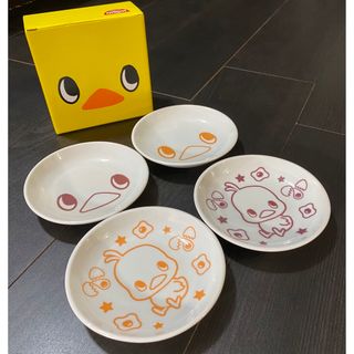 ニッシンショクヒン(日清食品)のチキンラーメンひよこちゃん　オリジナル小皿4枚(食器)