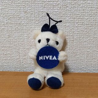 ニベア　白くま　ぬいぐるみ　マスコットチャーム