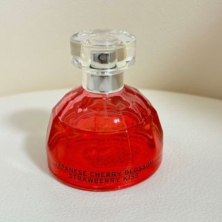 ザボディショップ(THE BODY SHOP)のジャパニーズチェリーブロッサム ストロベリーキス オードトワレ 50mL(香水(女性用))