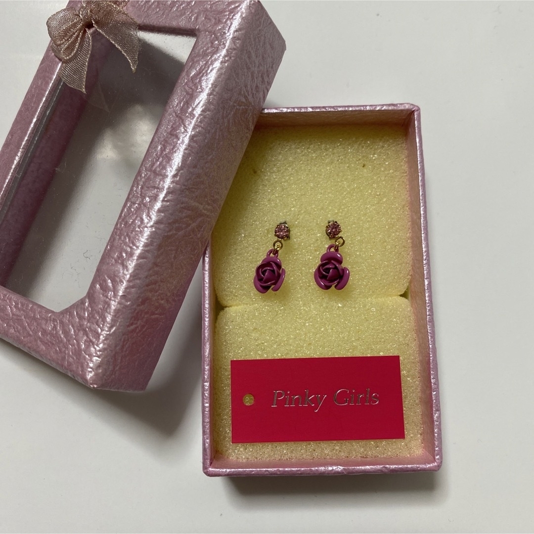 PinkyGirls(ピンキーガールズ)のPinky  Girls 薔薇のピアス レディースのアクセサリー(ピアス)の商品写真