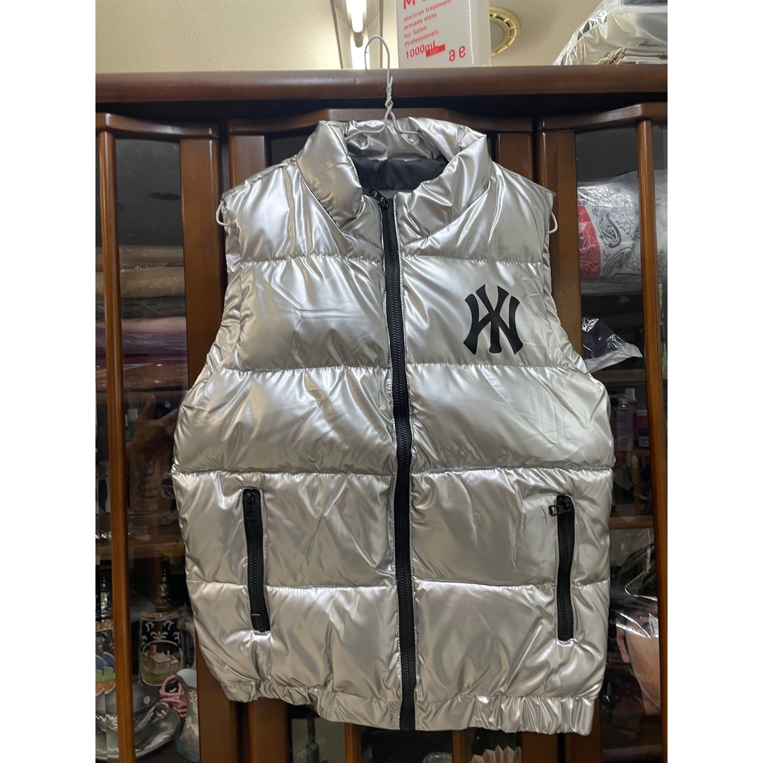 高級セレブ　ダウンベスト　男女兼用  BOLINI  Ｍサイズ　新品の未使用