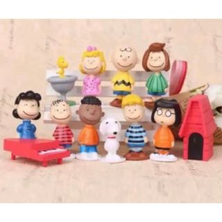 スヌーピー(SNOOPY)の再入荷　スヌーピー  フィギュア　12個セット(キャラクターグッズ)