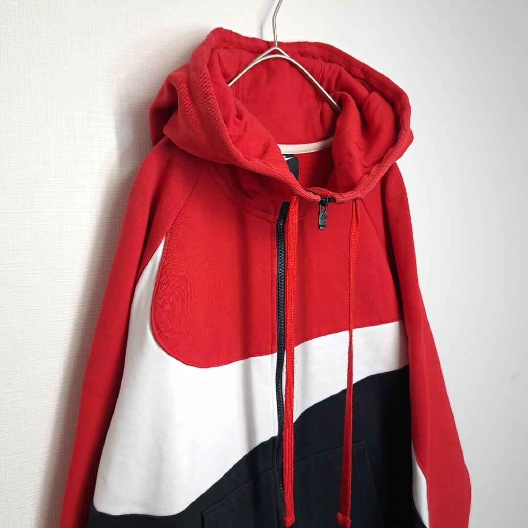 NIKE - 【人気】NIKE ビッグスウッシュ ジップアップ パーカー NIKE - 【人気】NIKE ビッグスウッシュ ジップアップ パーカー