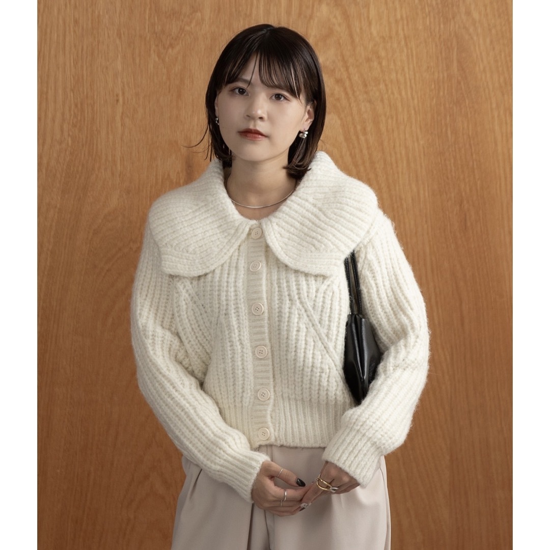 【Amiur】 big collar button short knit レディースのトップス(ニット/セーター)の商品写真