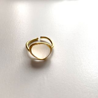 ニュアンスミルキーストンリング　ゴールド　宝石(リング(指輪))