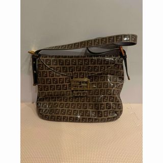 フェンディ(FENDI)のフェンディ マンマバケット  ショルダーバッグ ズッカ柄 エナメル ブラウン系 (ショルダーバッグ)