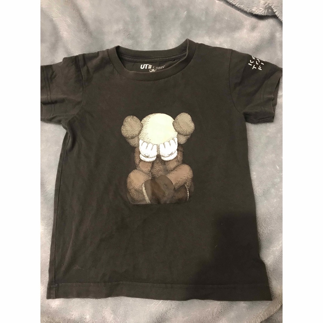 UNIQLO(ユニクロ)のkaws カウズ ユニクロ　コラボ　Tシャツ  120 キッズ/ベビー/マタニティのキッズ服男の子用(90cm~)(Tシャツ/カットソー)の商品写真