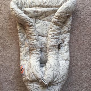 エルゴベビー(Ergobaby)のエルゴ インサート ギャラクシーグレー(抱っこひも/おんぶひも)