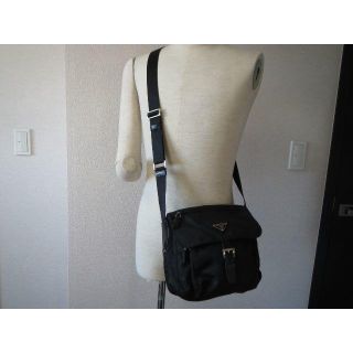 プラダ(PRADA)の●8.5万PRADAプラダ定番マチ有レザーコンビ斜め掛けショルダーバッグ黒●美品(ショルダーバッグ)