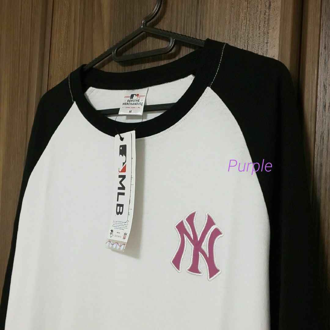 MLB(メジャーリーグベースボール)の【未使用】ニューヨーク・ヤンキース NYロゴラグラン長袖Tシャツ M／白黒 レディースのトップス(Tシャツ(長袖/七分))の商品写真