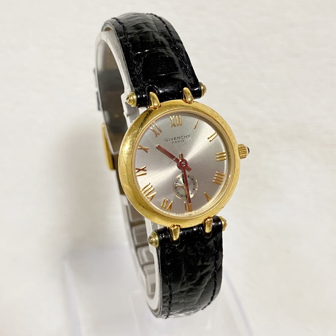 GIVENCHY(ジバンシィ)のGIVENCHY ジバンシイ ラウンド スモセコ シルバー文字盤 QZ TLG レディースのファッション小物(腕時計)の商品写真