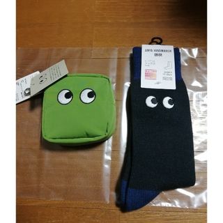 ユニクロ(UNIQLO)のアニヤハインドマーチ ユニクロ エコバッグ パッカブルバッグ　グリーン　靴下(エコバッグ)