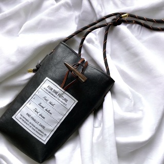 toggle mini shoulder bag／black leather(バッグ)