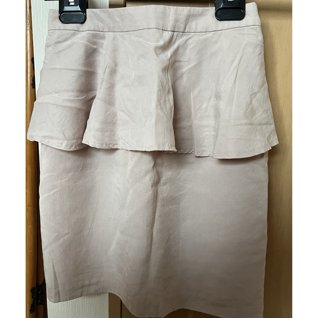 UNRELISH(アンレリッシュ)のペプラムスカート レディースのスカート(ひざ丈スカート)の商品写真