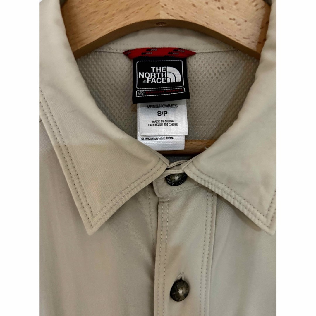 THE NORTH FACE(ザノースフェイス)のノースフェイス SUMMIT ナイロン コーチジャケット ベージュ メンズのジャケット/アウター(ナイロンジャケット)の商品写真