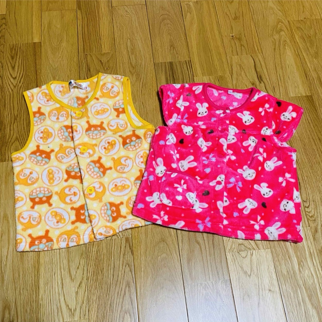 アンパンマン(アンパンマン)のキッズ　ベスト　90cm   2枚セット キッズ/ベビー/マタニティのキッズ服女の子用(90cm~)(パジャマ)の商品写真