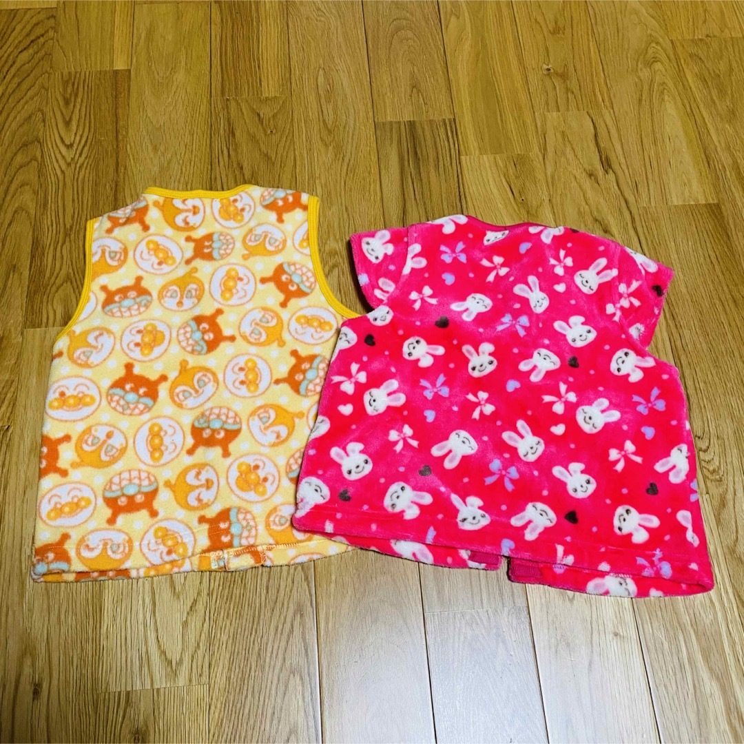 アンパンマン(アンパンマン)のキッズ　ベスト　90cm   2枚セット キッズ/ベビー/マタニティのキッズ服女の子用(90cm~)(パジャマ)の商品写真