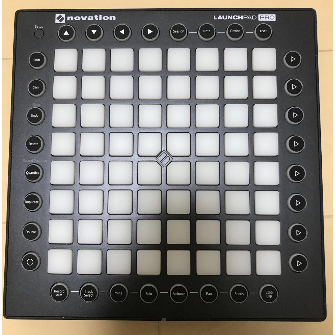 novation(ノベーション)のNovation Launchpad Pro 楽器のDTM/DAW(MIDIコントローラー)の商品写真