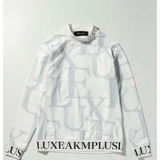 エイケイエム(AKM)の【LUXEAKMPLUS】裾ロゴ総柄モックネックTシャツ(Tシャツ/カットソー(七分/長袖))