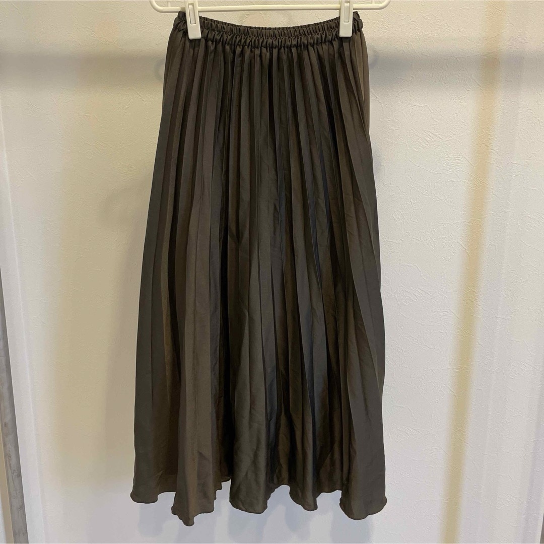 GU(ジーユー)のプリーツロングスカート レディースのスカート(ロングスカート)の商品写真