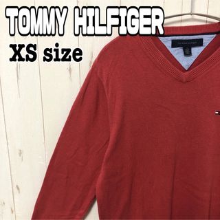 トミーヒルフィガー(TOMMY HILFIGER)のトミーヒルフィガー Vネック ニット セーター 赤 XS ワンポイントロゴ 古着(ニット/セーター)