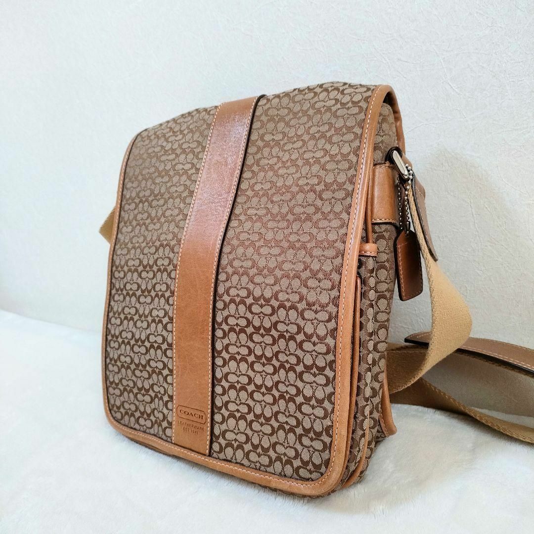 COACH(コーチ)の美品　コーチ　COACH　ショルダーバッグ　キャンバス　レザー　キャメル　大容量 レディースのバッグ(ショルダーバッグ)の商品写真