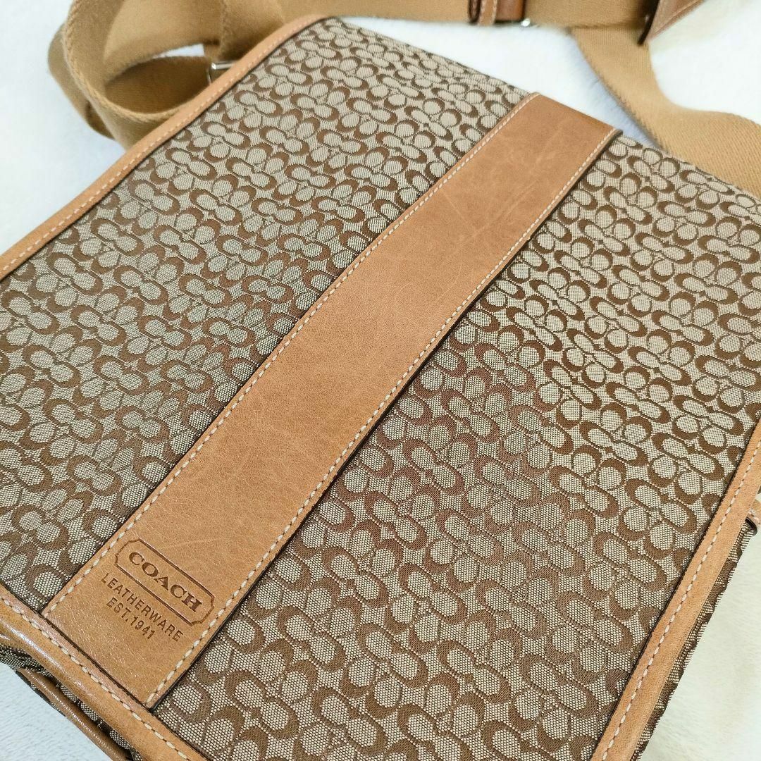 COACH(コーチ)の美品　コーチ　COACH　ショルダーバッグ　キャンバス　レザー　キャメル　大容量 レディースのバッグ(ショルダーバッグ)の商品写真