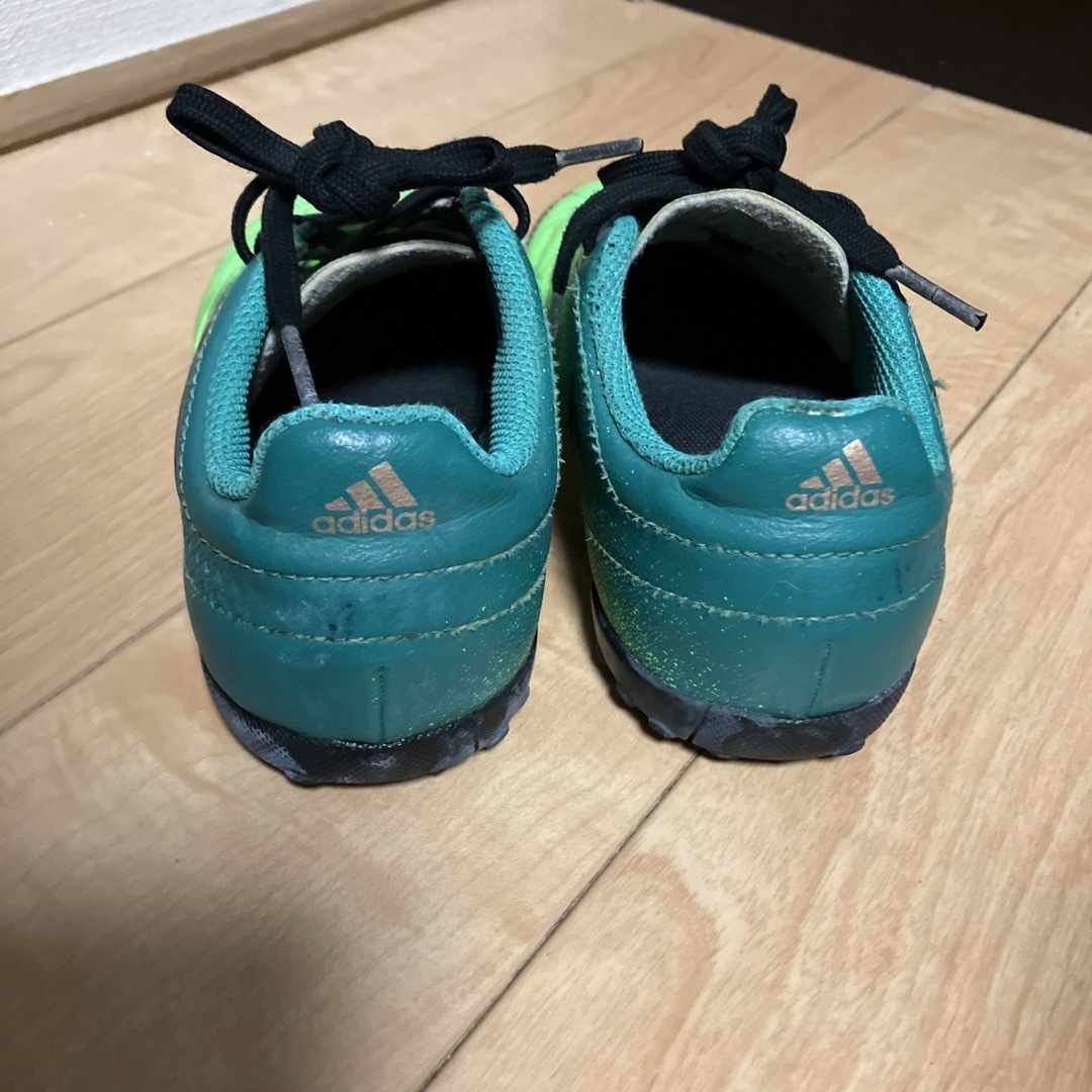 adidas(アディダス)のアディダス　スニーカー　17.4センチ キッズ/ベビー/マタニティのキッズ靴/シューズ(15cm~)(スニーカー)の商品写真