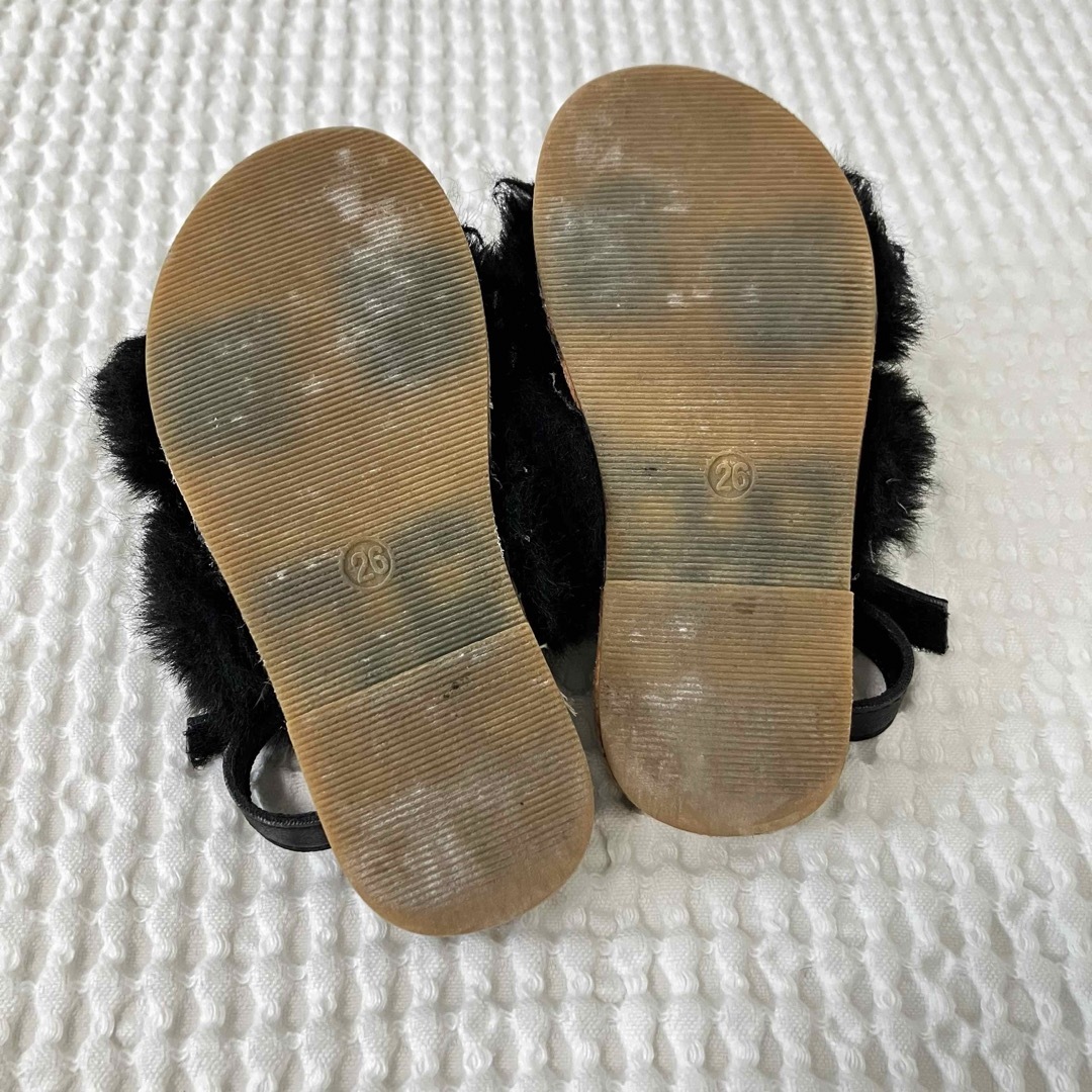 ZARA KIDS(ザラキッズ)のファー　サンダル　ugg 黒　韓国　大人　キッズ　17 ZARA ザラ キッズ/ベビー/マタニティのキッズ靴/シューズ(15cm~)(サンダル)の商品写真