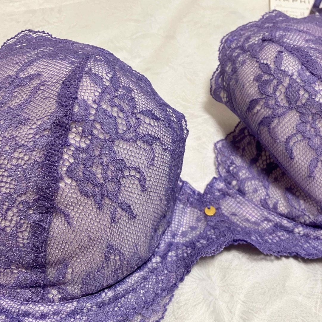 AMPHI(アンフィ)のグラマーサイズ　タグ付き　ワコール　アンフィ　ブラジャー　単品　　紫色系　 レディースの下着/アンダーウェア(ブラ)の商品写真