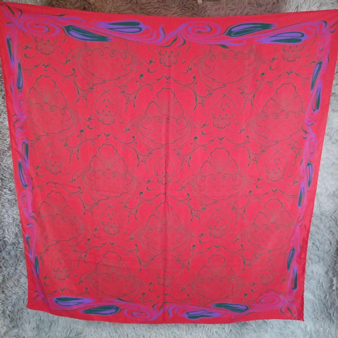 バンダナ/スカーフⅠ19超美品　ジャンニヴェルサーチェ　シルク　スカーフ　花柄　ペイズリー　赤×紫