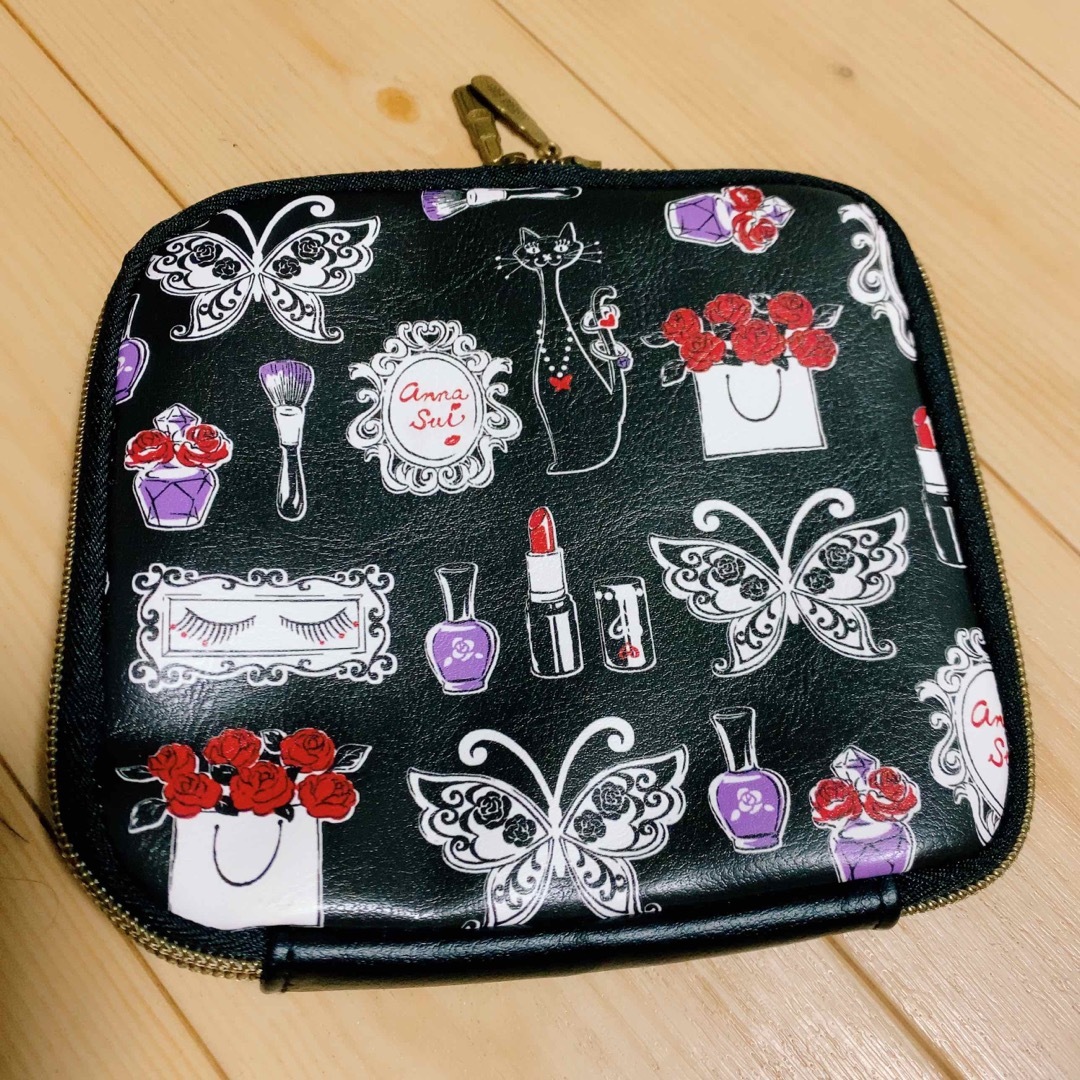 ANNA SUI(アナスイ)のANNA SUI コスメ柄 メイクポーチ バタフライ 猫 ネイル リップ レディースのファッション小物(ポーチ)の商品写真