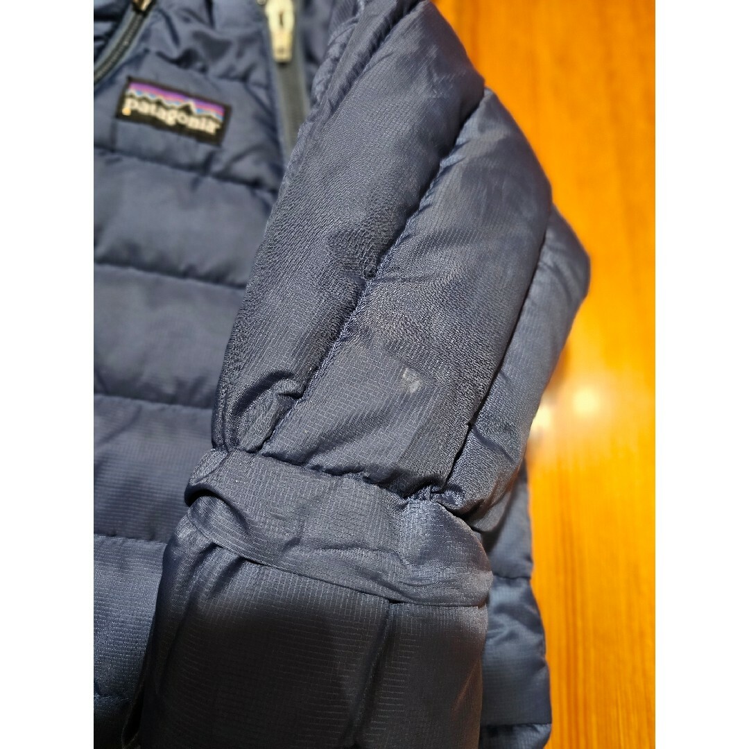 patagonia(パタゴニア)のPatagonia ダウン 防寒 ジャンプスーツ カバーオール OM 60サイズ キッズ/ベビー/マタニティのベビー服(~85cm)(ジャケット/コート)の商品写真