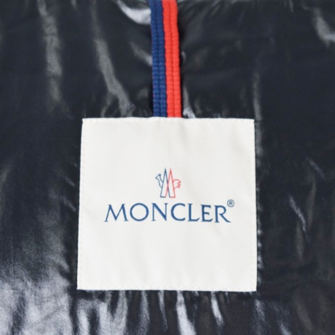 MONCLER(モンクレール)のモンクレール 20AW AGNEAUX ダウンベスト フーディー 3 赤 レッド メンズのジャケット/アウター(ダウンベスト)の商品写真