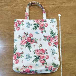 ローラアシュレイ(LAURA ASHLEY)のoko様専用　ローラアシュレイ　バック　サブバッグ　＆　ペンケース(トートバッグ)