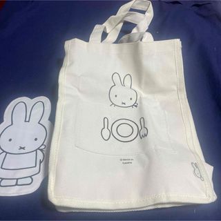 ミッフィー(miffy)のバック、ポーチ　miffy 2点セット(トートバッグ)