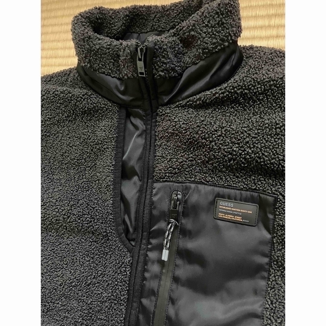 GUESS(ゲス)の【GUESS】プードルボア中綿入りスタンドカラージャケット　異素材切替　2色配色 メンズのジャケット/アウター(ブルゾン)の商品写真