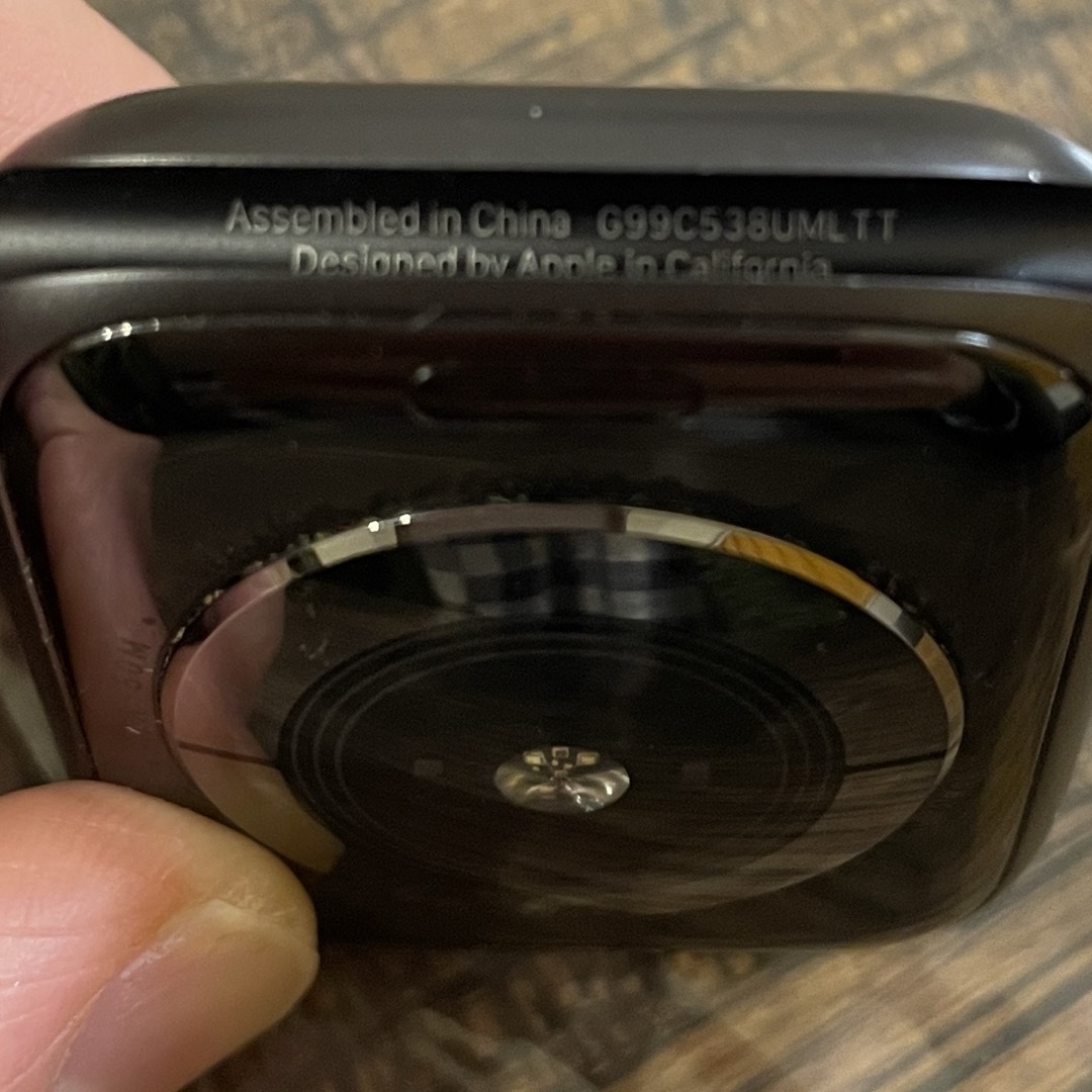 Apple Watch(アップルウォッチ)のイクミンさん専用　Apple Watch 5 ジャンク品　44mm スマホ/家電/カメラのスマートフォン/携帯電話(スマートフォン本体)の商品写真