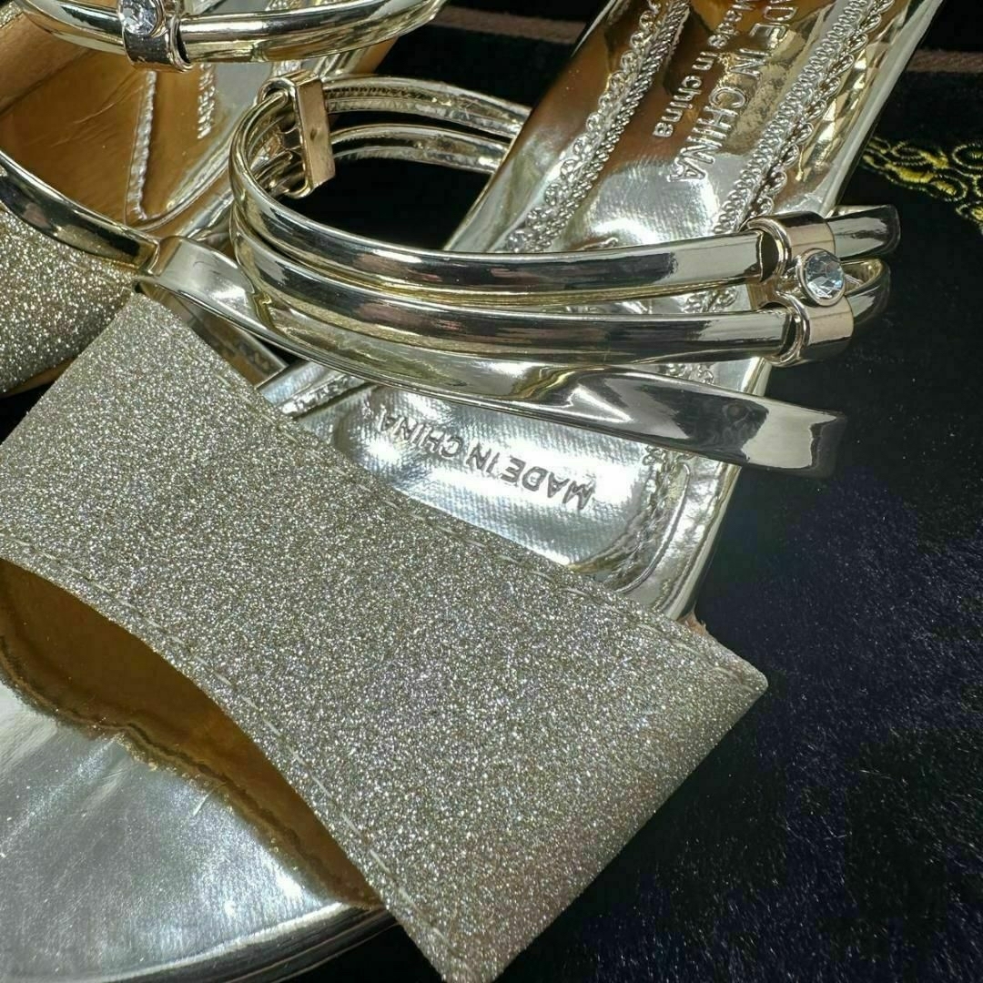 サンダル　ミュール　ゴールド　コンサバ　23.5cm オトナ女子　楽ちん レディースの靴/シューズ(サンダル)の商品写真