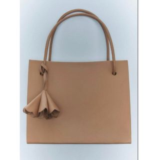 ザラ(ZARA)の新品未使用品　ZARA ザラ　トートバッグ　ベージュ(トートバッグ)