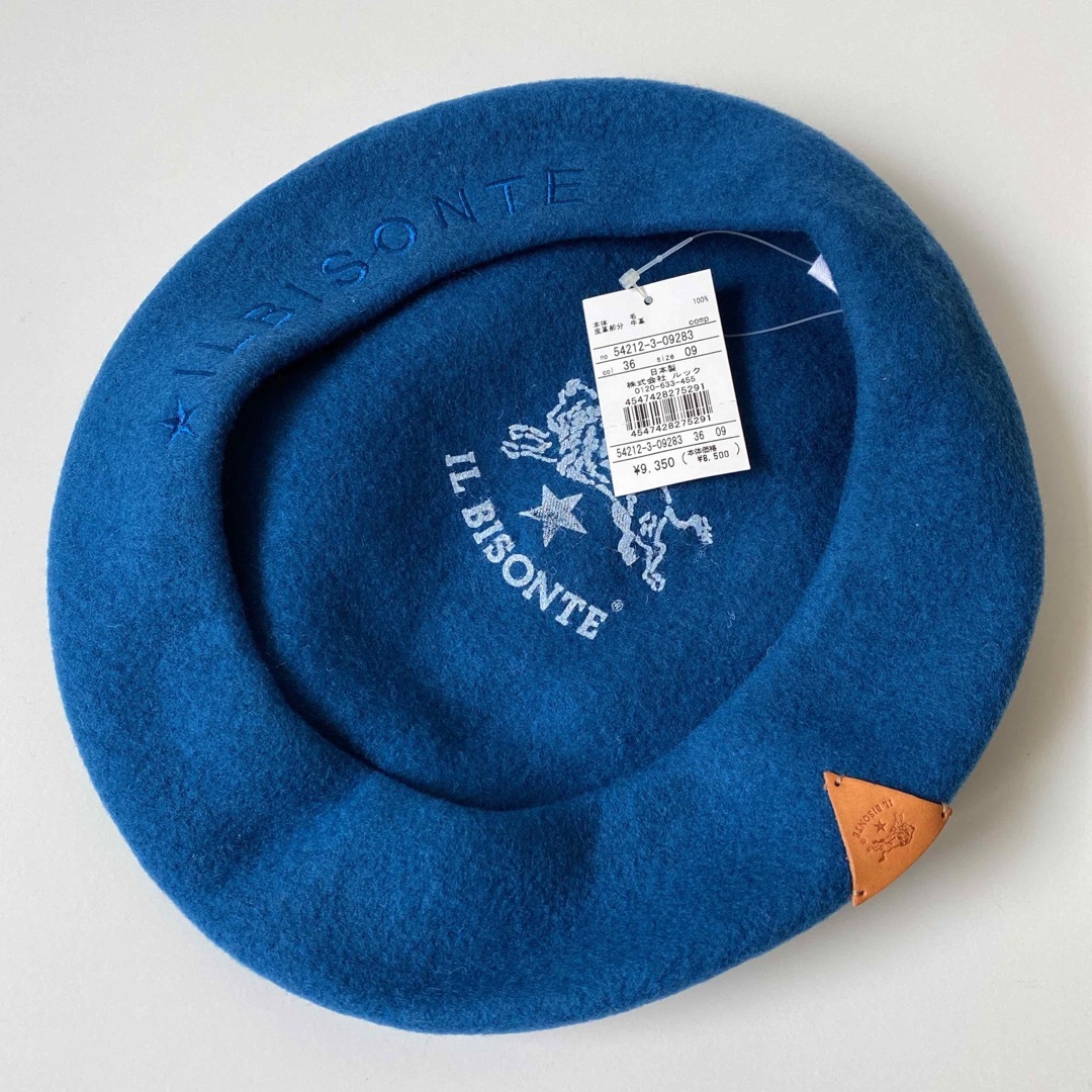 IL BISONTE(イルビゾンテ)のイルビゾンテ ベレー帽 ブルー ロゴレザーパッチ ILBISONTE 刺繍 レディースの帽子(ハンチング/ベレー帽)の商品写真